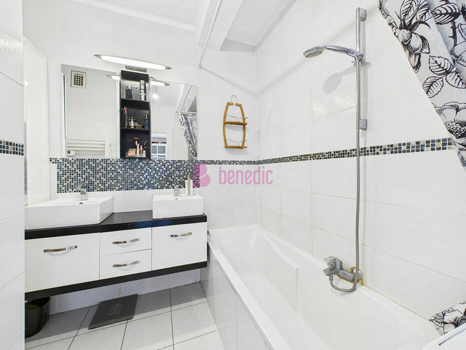 58868065k - Attribut alt par défaut.