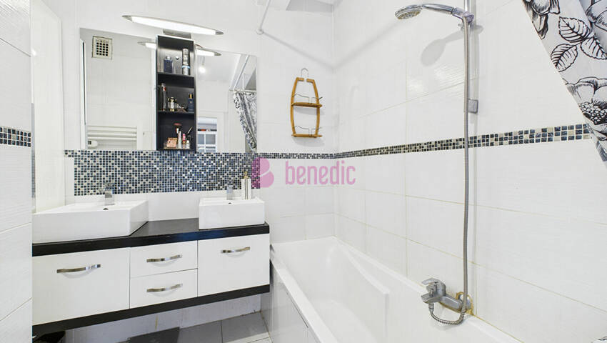 58868065k - Attribut alt par défaut.