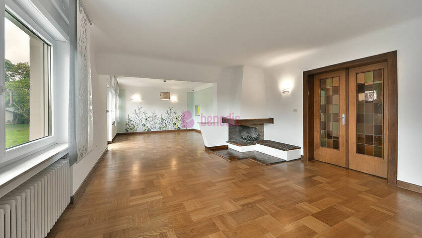 59114037c - Attribut alt par défaut.