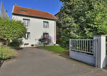 53234806b - Attribut alt par défaut.