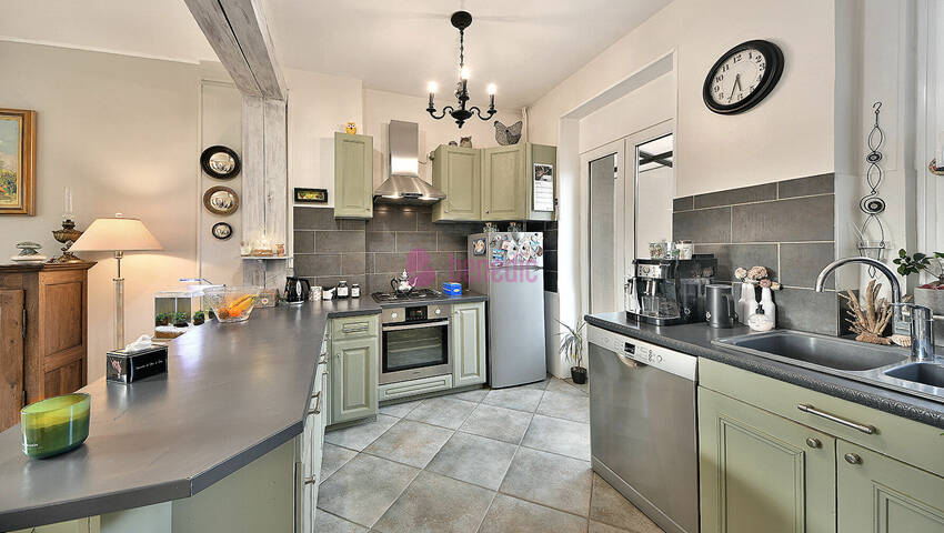 53234806e - Attribut alt par défaut.