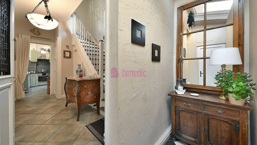 53234806r - Attribut alt par défaut.