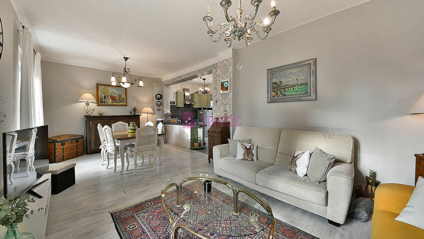 53234806w - Attribut alt par défaut.