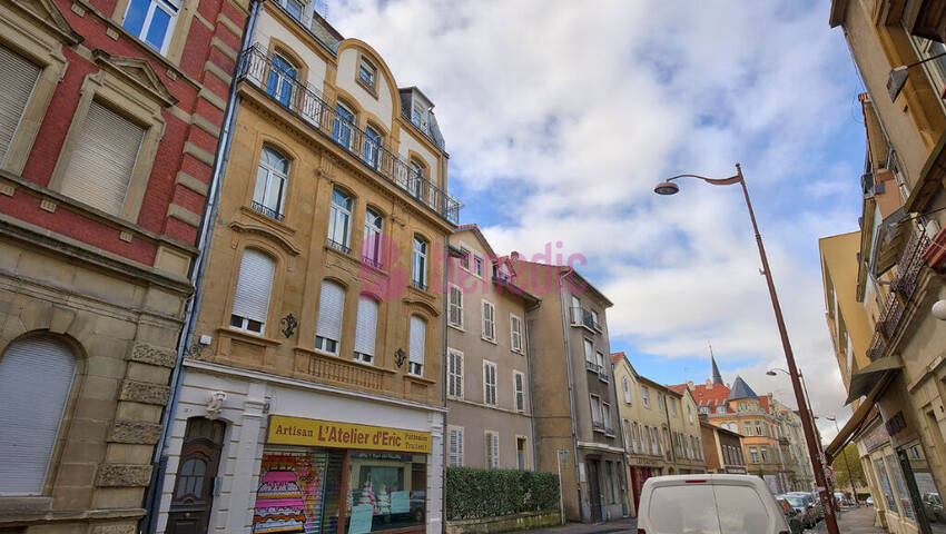 59077399a - Attribut alt par défaut.