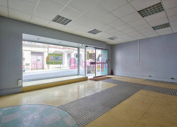 59077399b - Attribut alt par défaut.