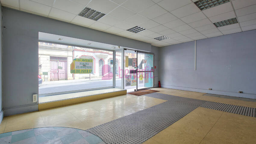 59077399b - Attribut alt par défaut.