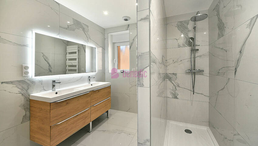 59144776n - Attribut alt par défaut.