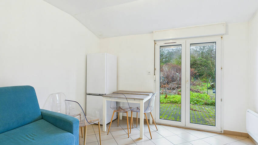 59155963c - Attribut alt par défaut.