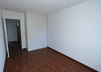 4253791c - Attribut alt par défaut.