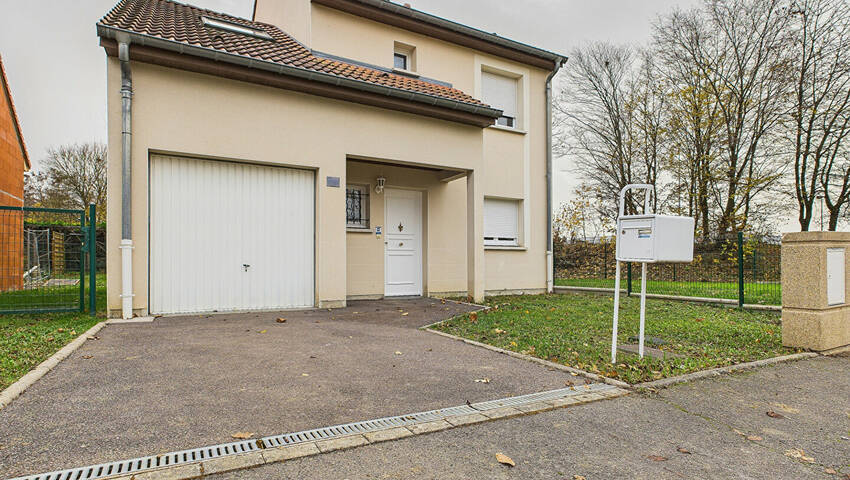 4253791a - Attribut alt par défaut.