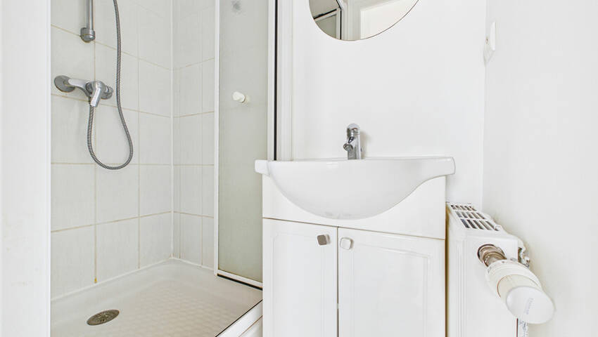 4253791g - Attribut alt par défaut.