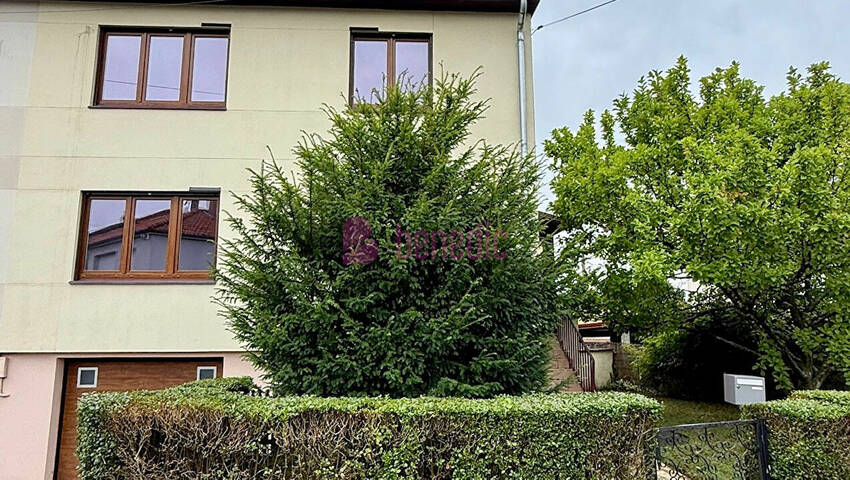 59172784a - Attribut alt par défaut.