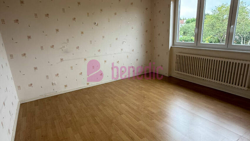 59172784e - Attribut alt par défaut.