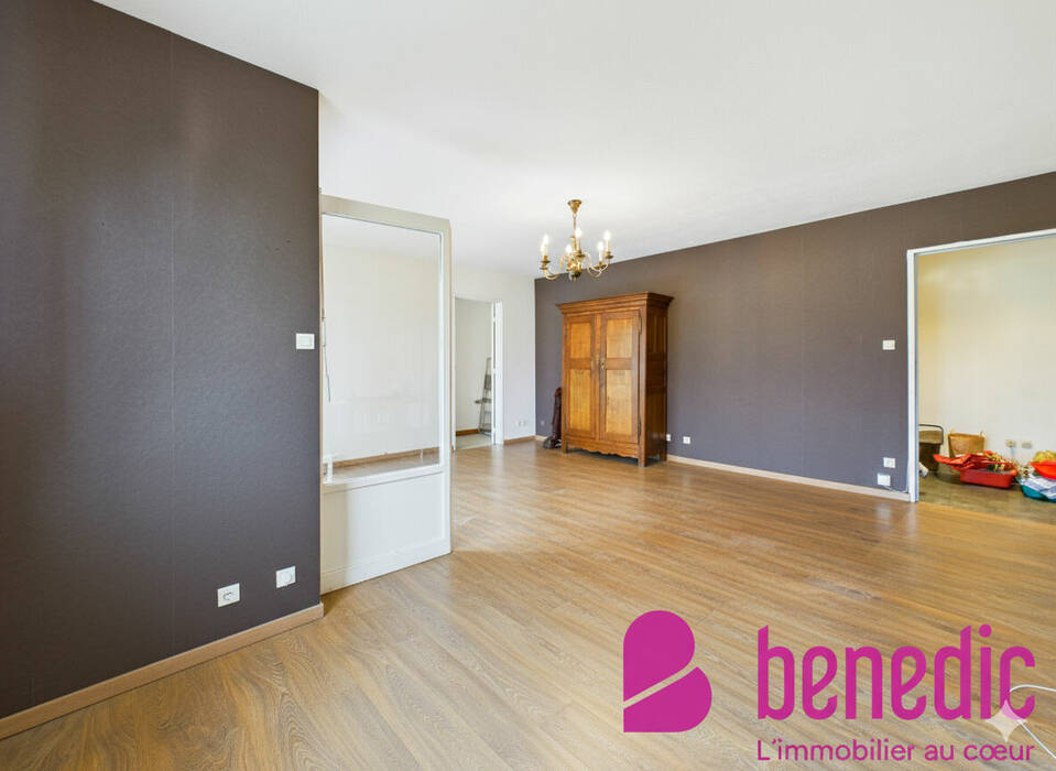 59129721b - Attribut alt par défaut.