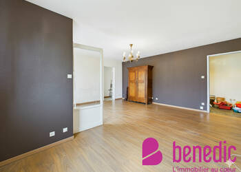 59129721c - Attribut alt par défaut.