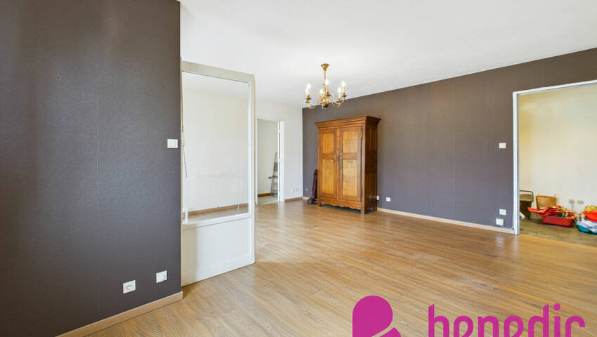 59129721c - Attribut alt par défaut.