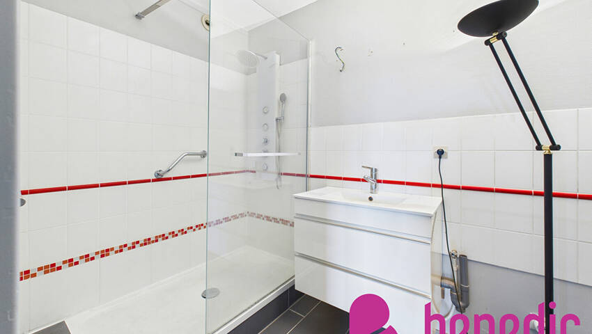 59129721d - Attribut alt par défaut.