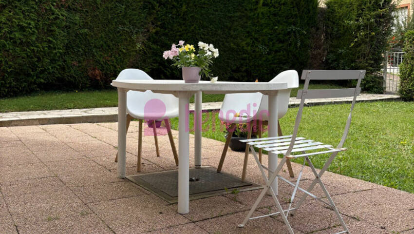 59141117b - Attribut alt par défaut.