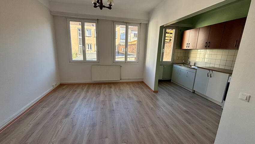 59198546c - Attribut alt par défaut.