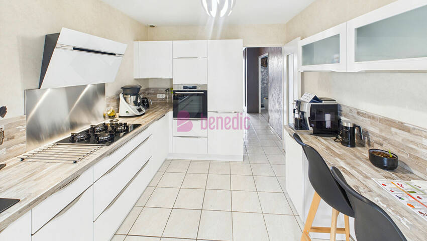 59143100n - Attribut alt par défaut.