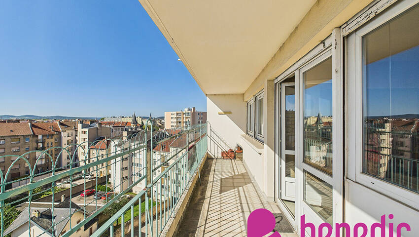 59157173b - Attribut alt par défaut.