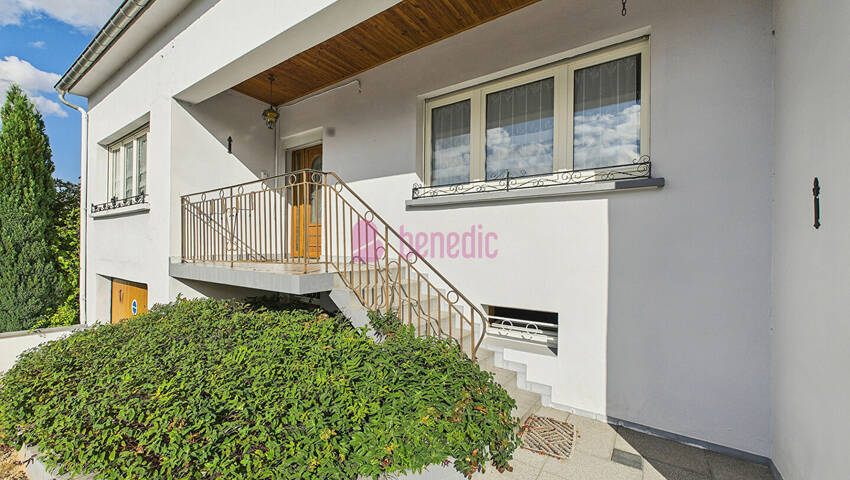 59244732a - Attribut alt par défaut.