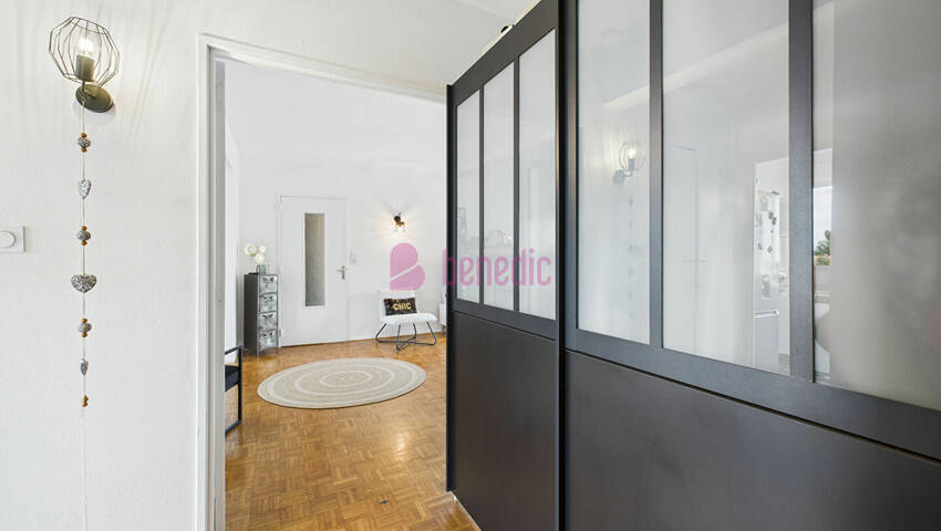 59247744m - Attribut alt par défaut.