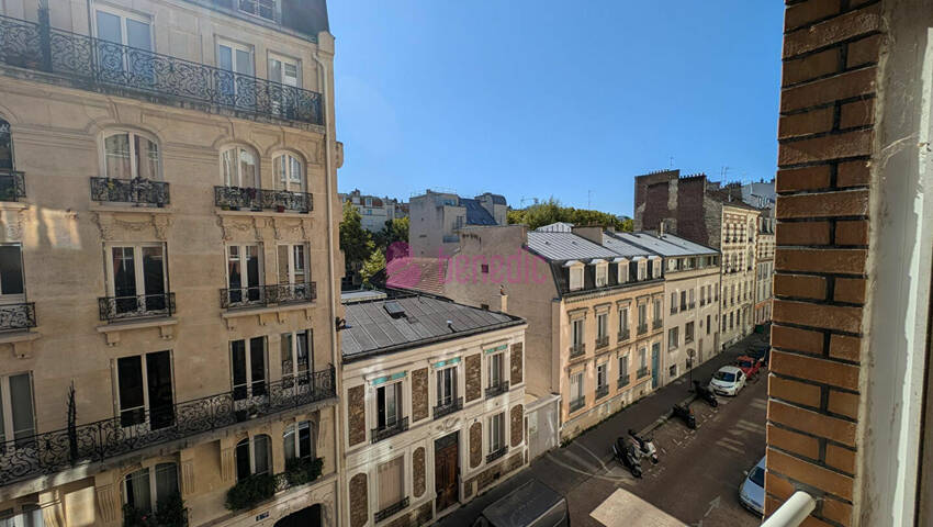 59240077d - Attribut alt par défaut.