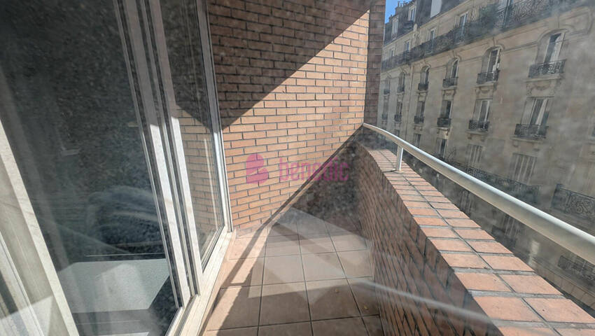 59240077g - Attribut alt par défaut.