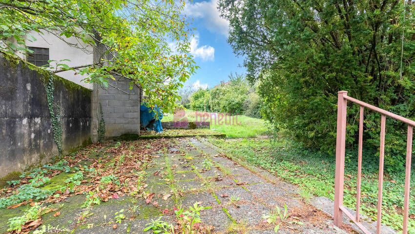 58767288b - Attribut alt par défaut.