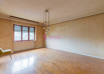 58767288c - Attribut alt par défaut.