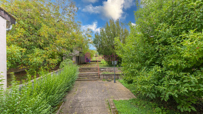 58767288m - Attribut alt par défaut.