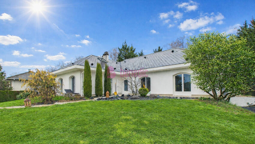 59284912c - Attribut alt par défaut.