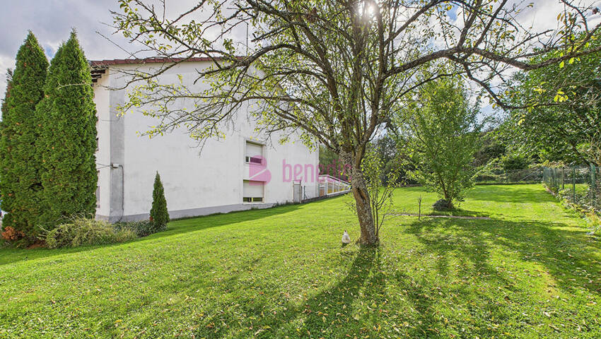 58651517b - Attribut alt par défaut.