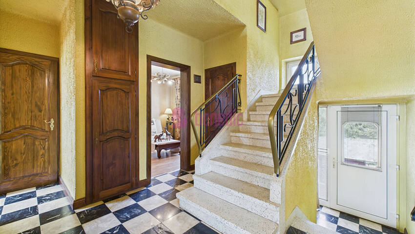 59329620c - Attribut alt par défaut.