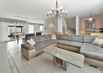 59347373b - Attribut alt par défaut.