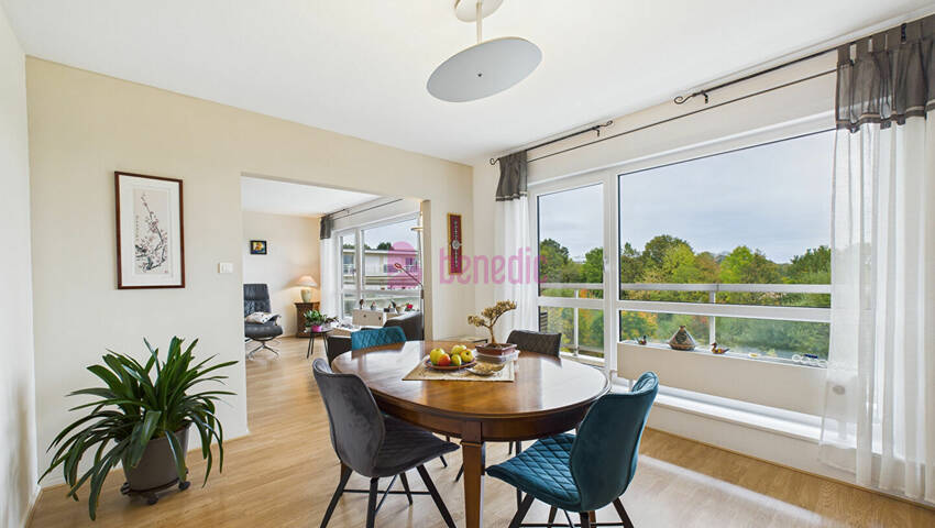 58178061b - Attribut alt par défaut.