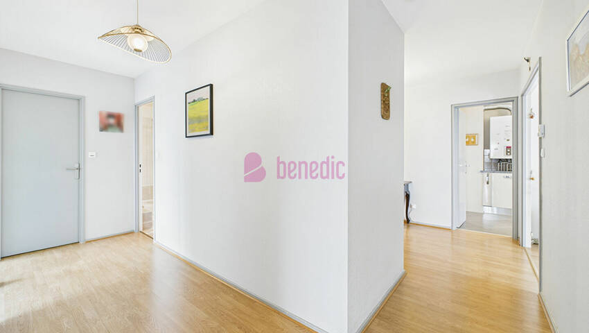 58178061m - Attribut alt par défaut.