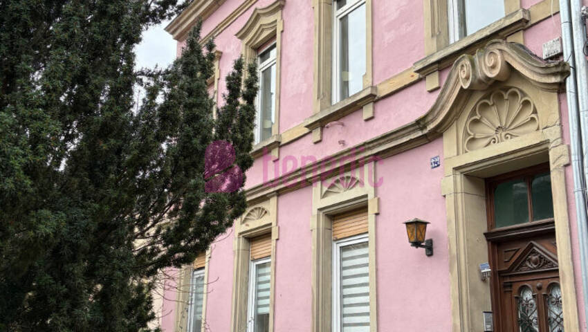 58738083b - Attribut alt par défaut.