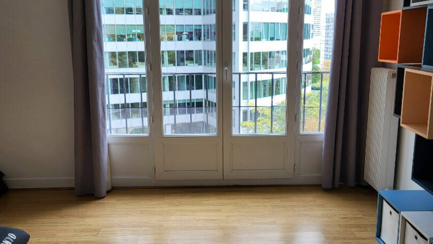 59375446c - Attribut alt par défaut.