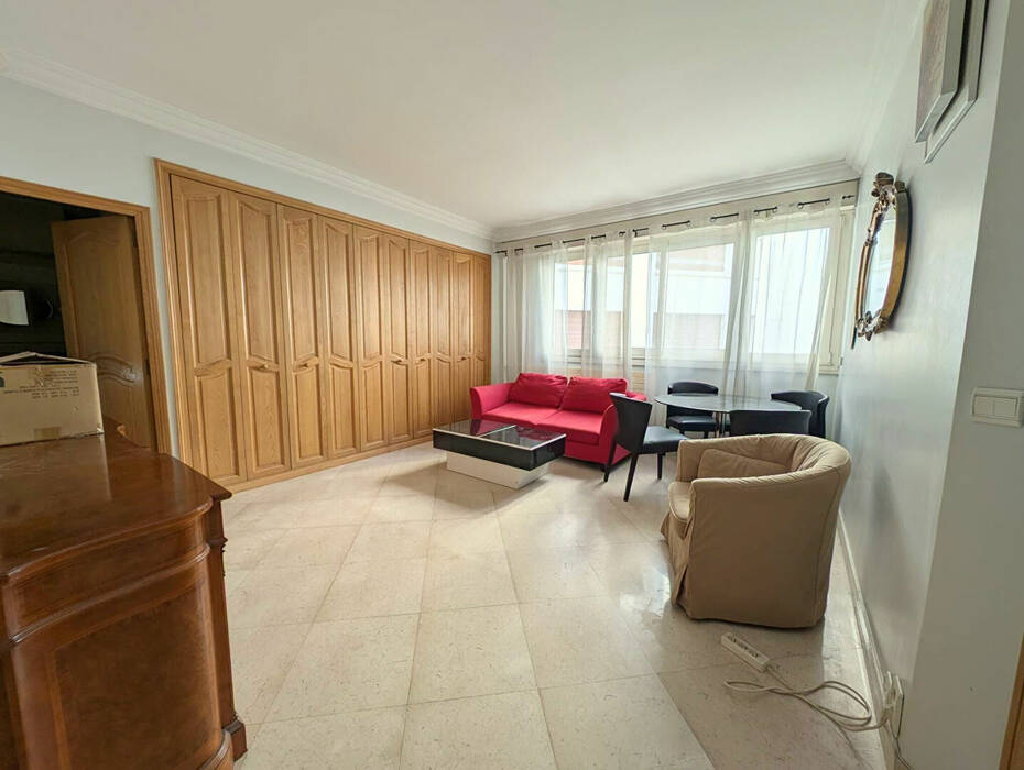 59384445b - Attribut alt par défaut.