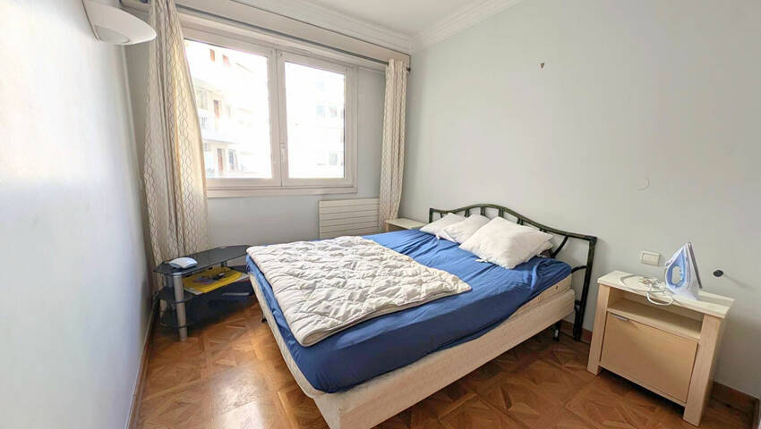 59384445d - Attribut alt par défaut.