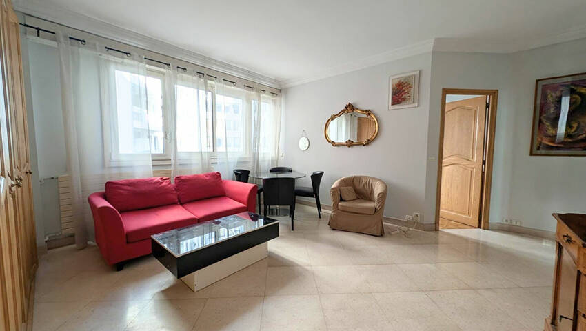 59384445f - Attribut alt par défaut.