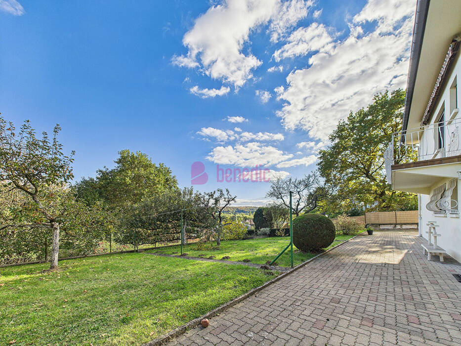 58776172d - Attribut alt par défaut.