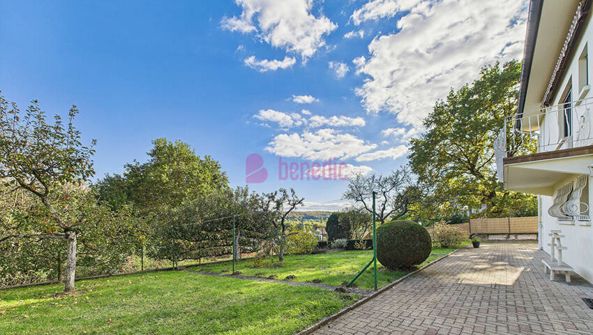 58776172d - Attribut alt par défaut.