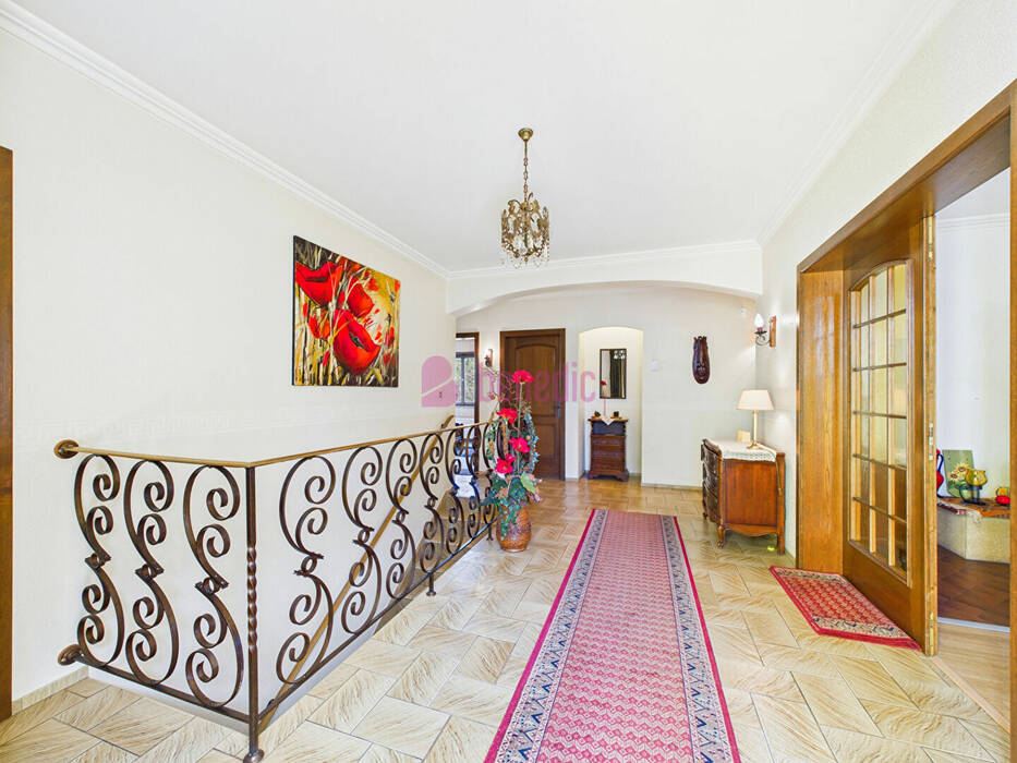 58776172g - Attribut alt par défaut.