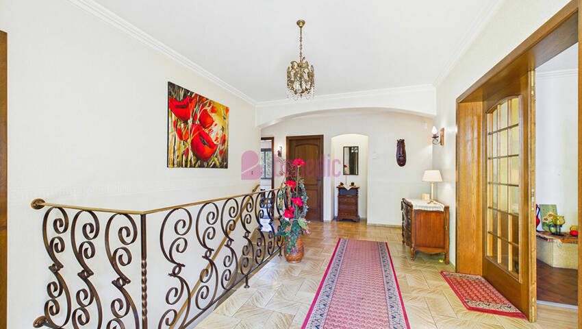 58776172g - Attribut alt par défaut.