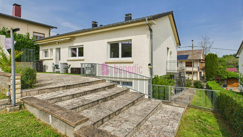 58879443b - Attribut alt par défaut.