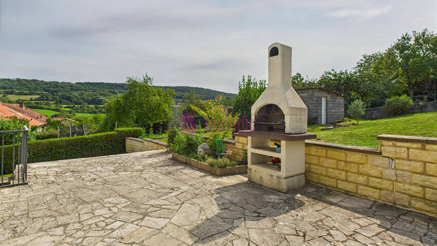 58879443c - Attribut alt par défaut.