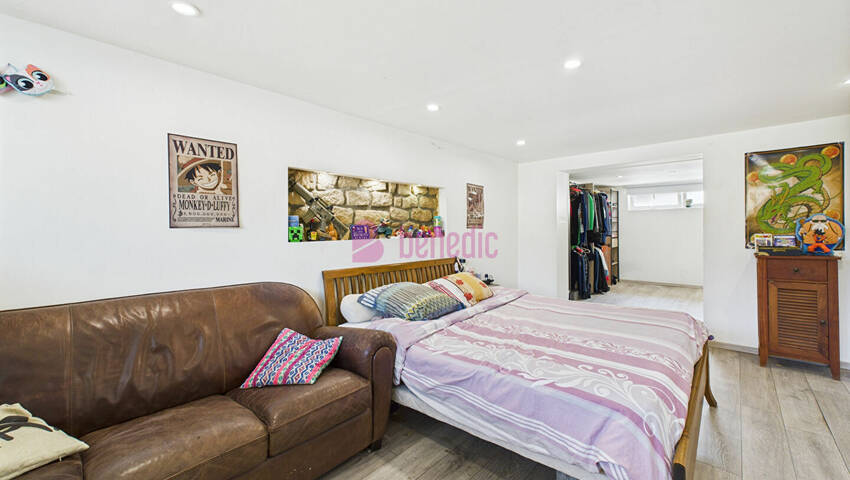 58879443m - Attribut alt par défaut.